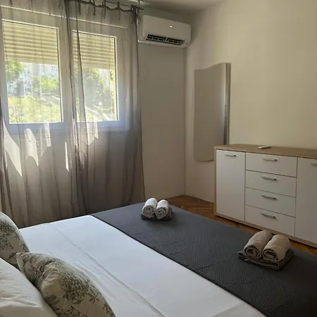 Apartman شقة