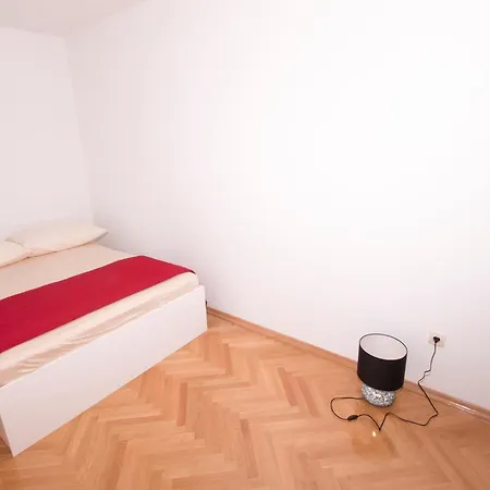 Omis Apartman *
