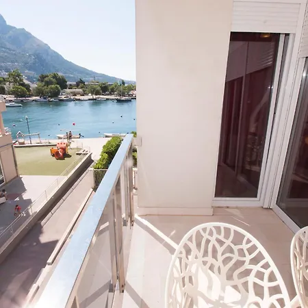 Omis Apartman