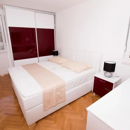 Apartment Omis Apartman *
